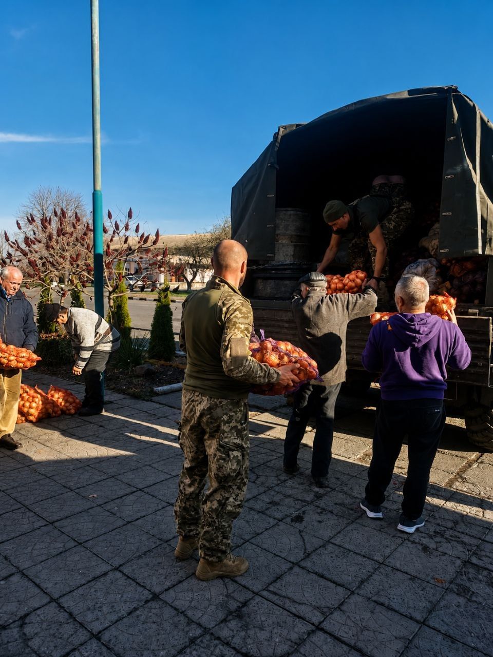 Розвантаження продуктів для підрозділу